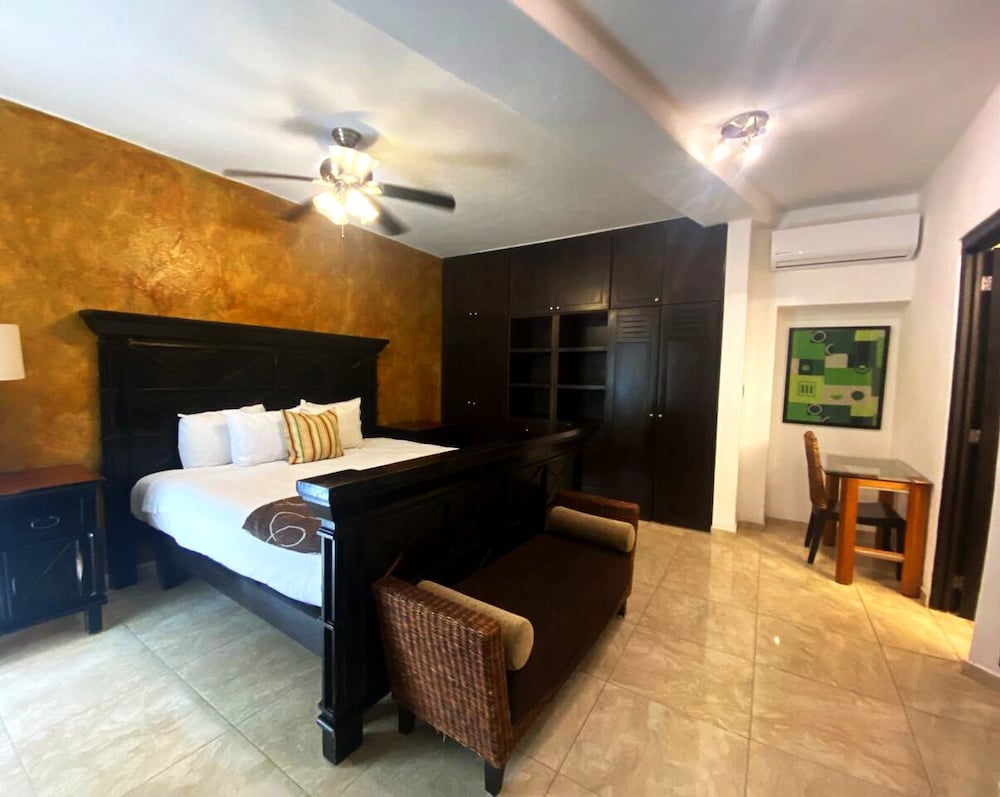 Deluxe Room - Photo 5