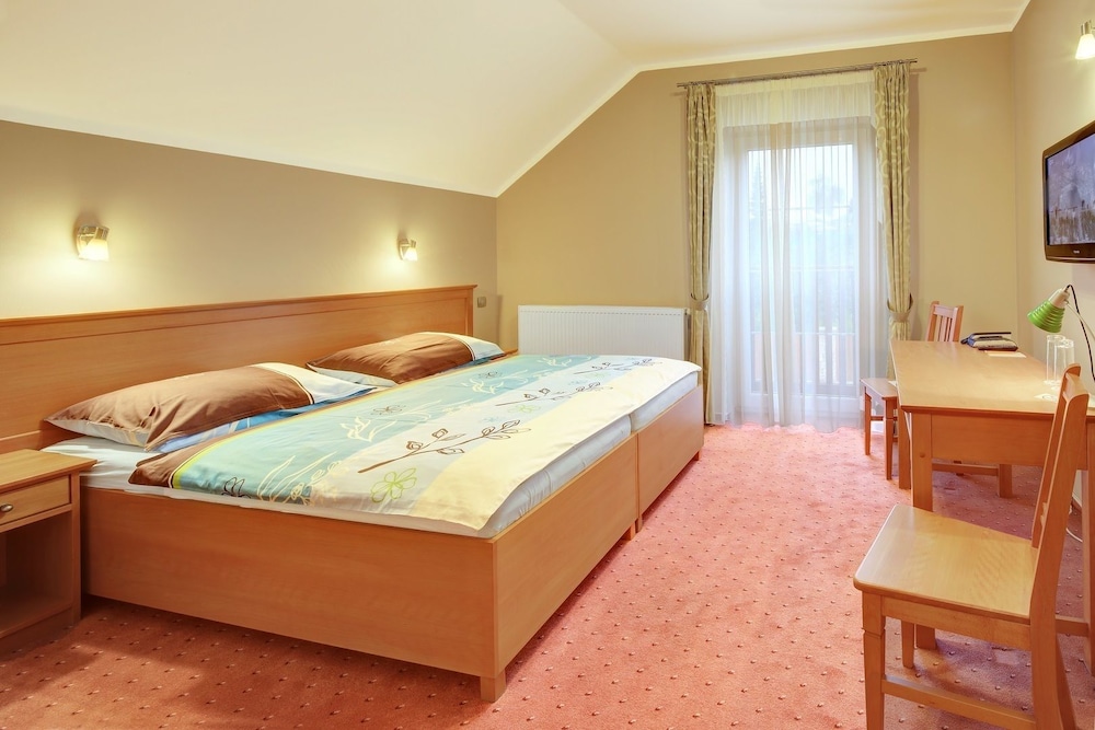Superior Double or Twin Room, 1 Bedroom, Private Bathroom photo 2