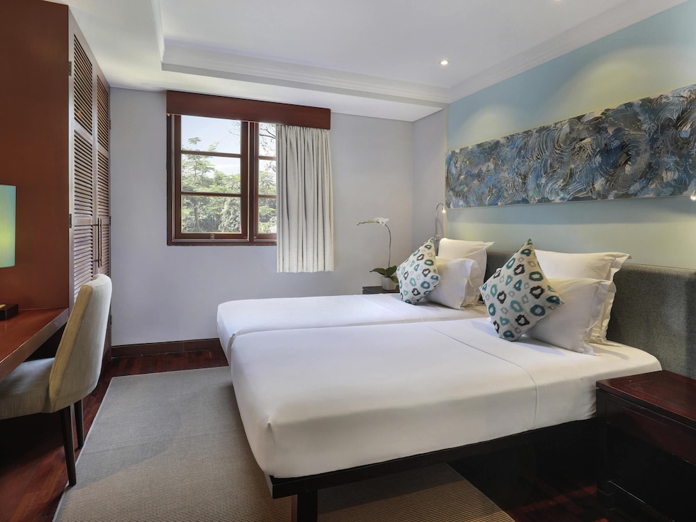 Suite, 3 Bedrooms, Terrace - Photo 8