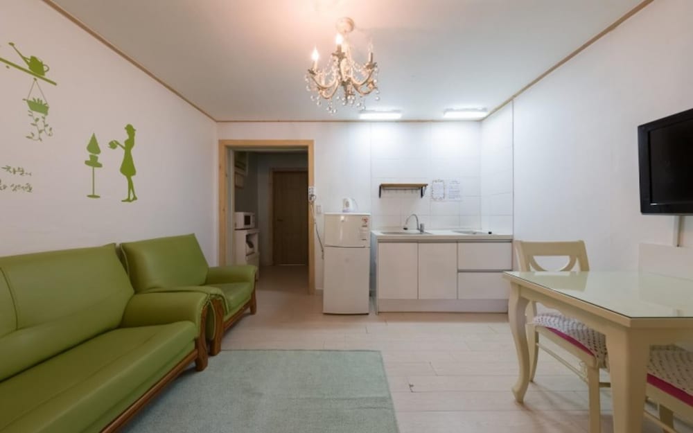 Room (Room 103 [Individual Terrace Beam Pro)