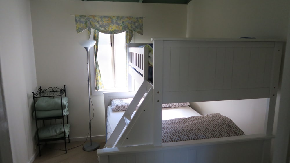 2 Bedroom Family Cottage with Spa photo 3