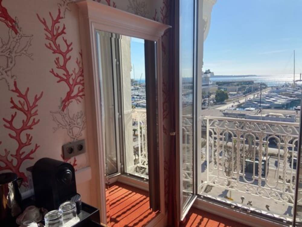 Superior Double or Twin Room, Sea View - Photo 3