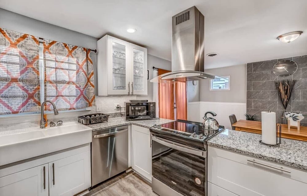 House, Multiple Beds, Patio, Garden View (Quince Cottage)