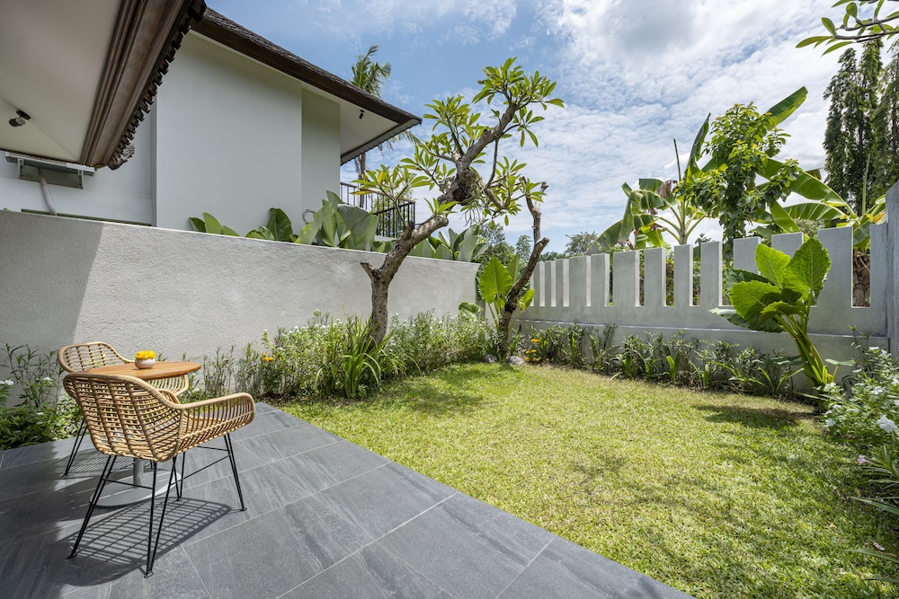 Deluxe Room, Garden View - Photo 8