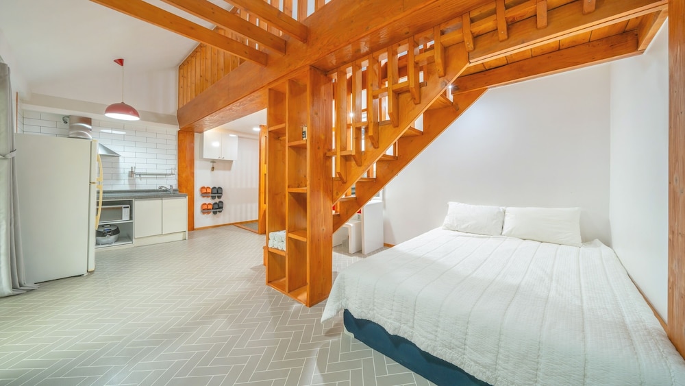Basic Room, 1 Bedroom (Room 207) - Photo 9