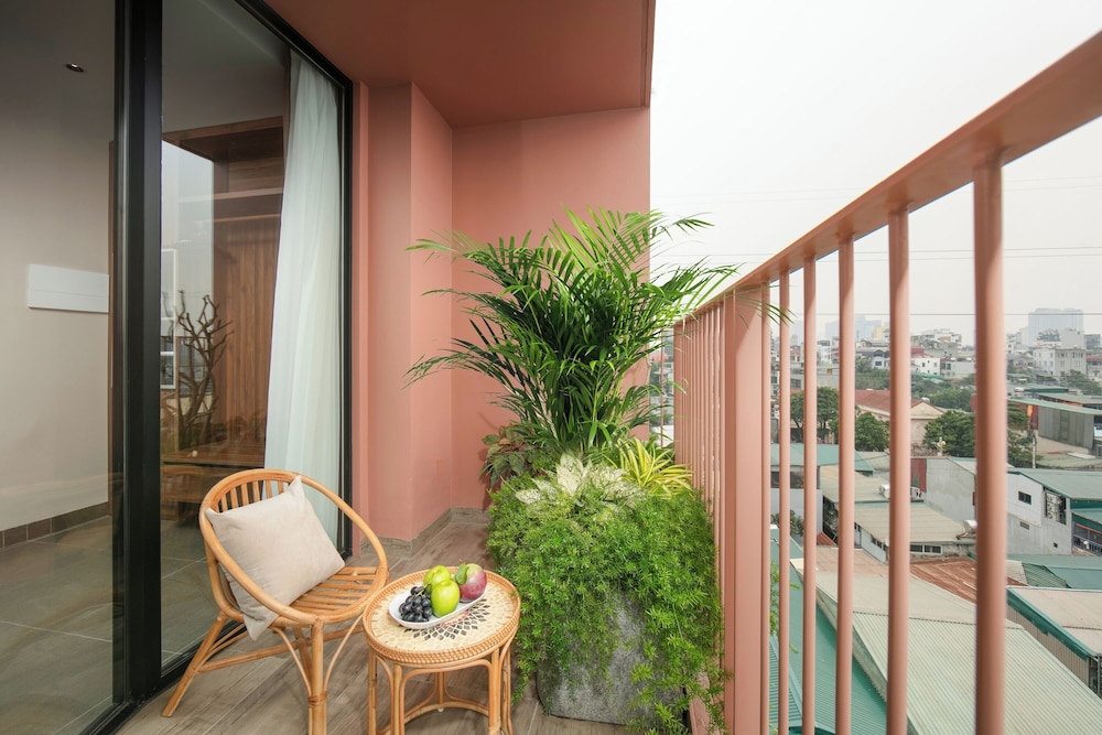 Premium Double/ Twin With City view, Balcony thumbnail 5