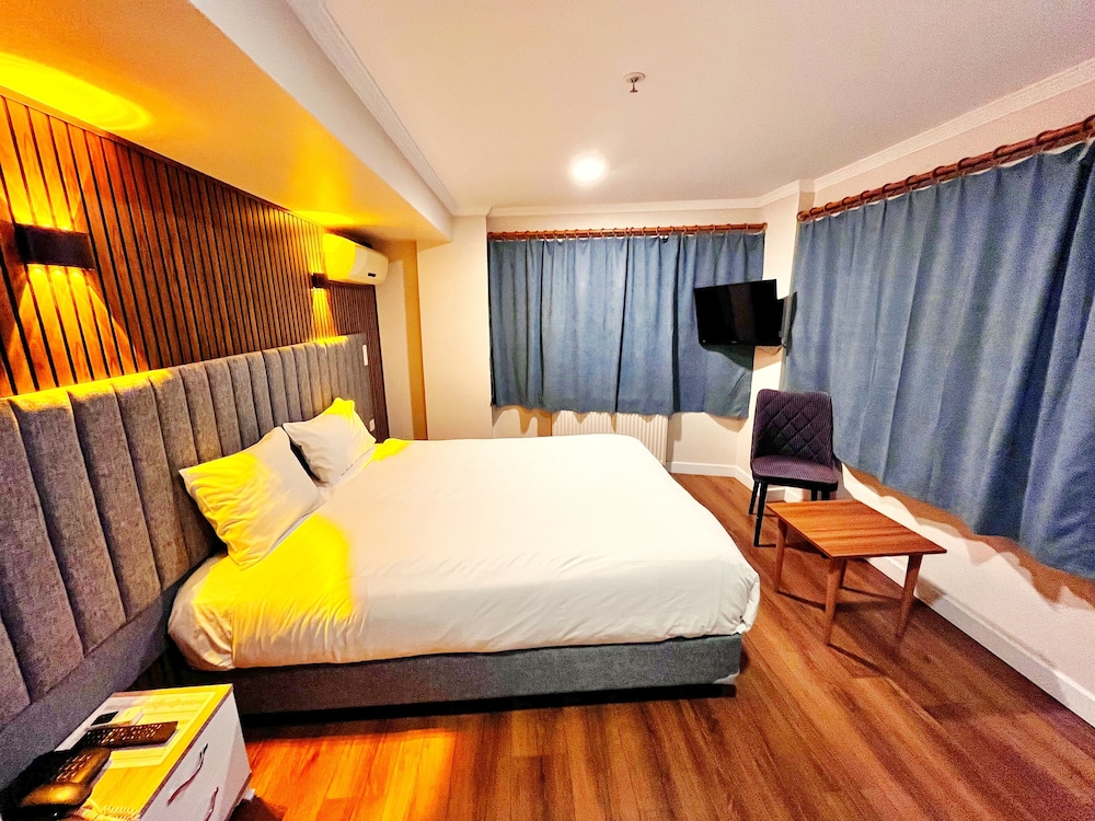 Deluxe Double Room, 1 Queen Bed, Sea View photo 2