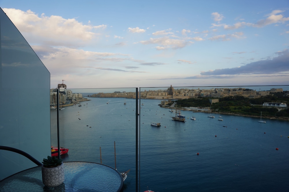 Deluxe Double or Twin Room, Sea View - Photo 3