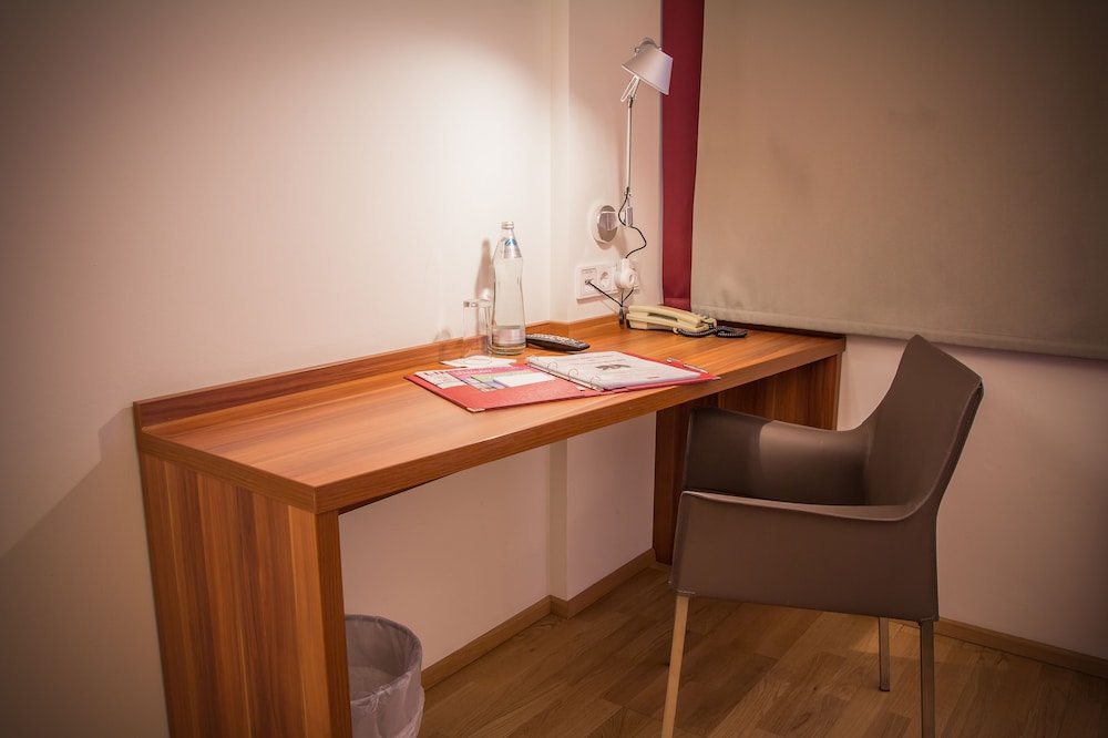 Business Single Room photo 3