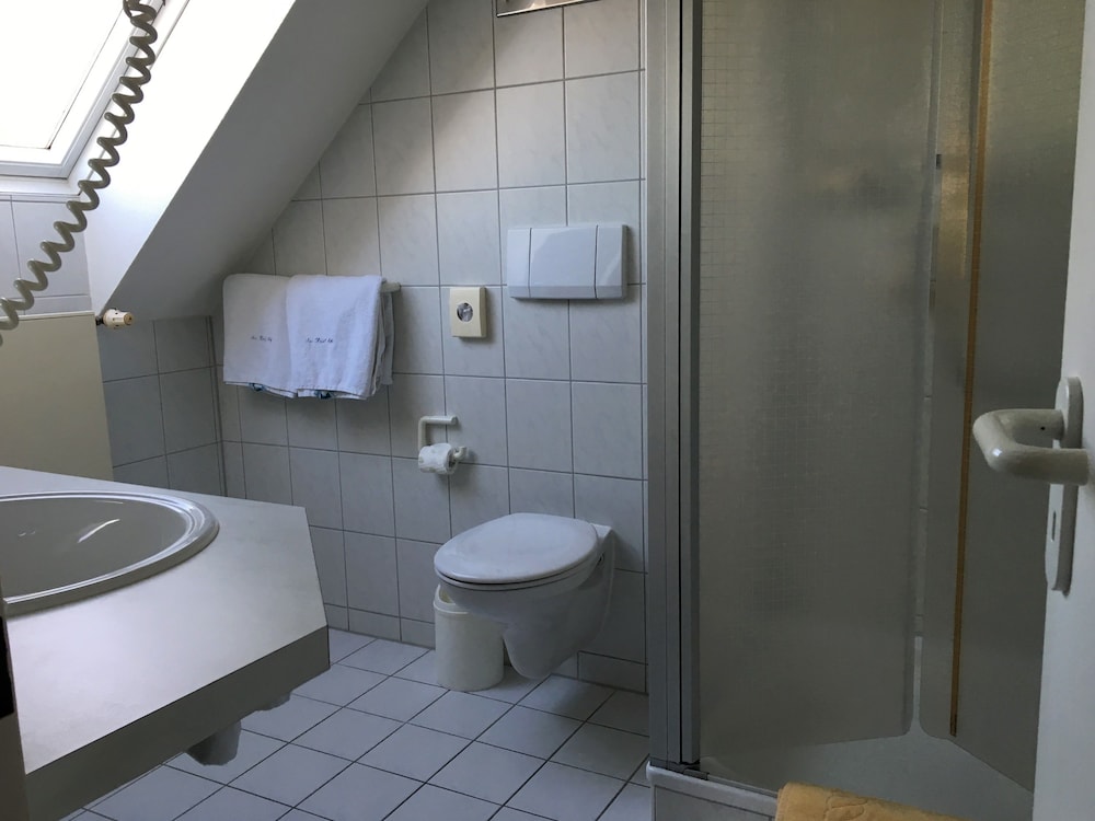 Standard Double Room, Balcony, Partial Lake View photo 3