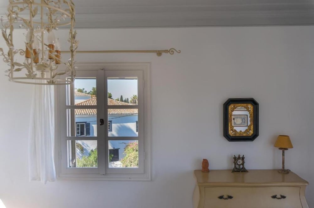 Villa, Smoking photo 3