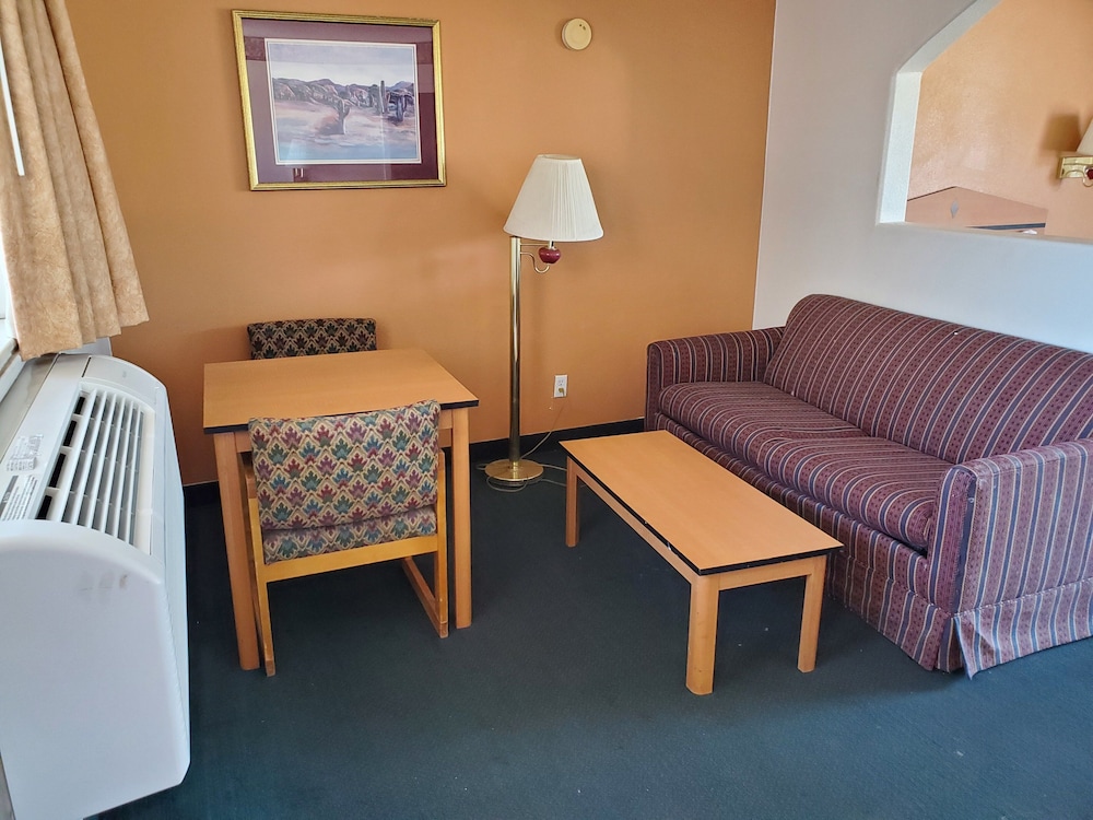 Business Suite, 2 Queen Beds, Mountain View photo 2