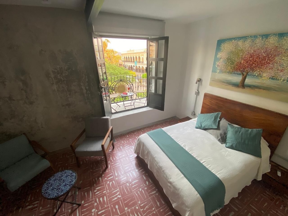 Deluxe Room, Balcony, City View photo 1