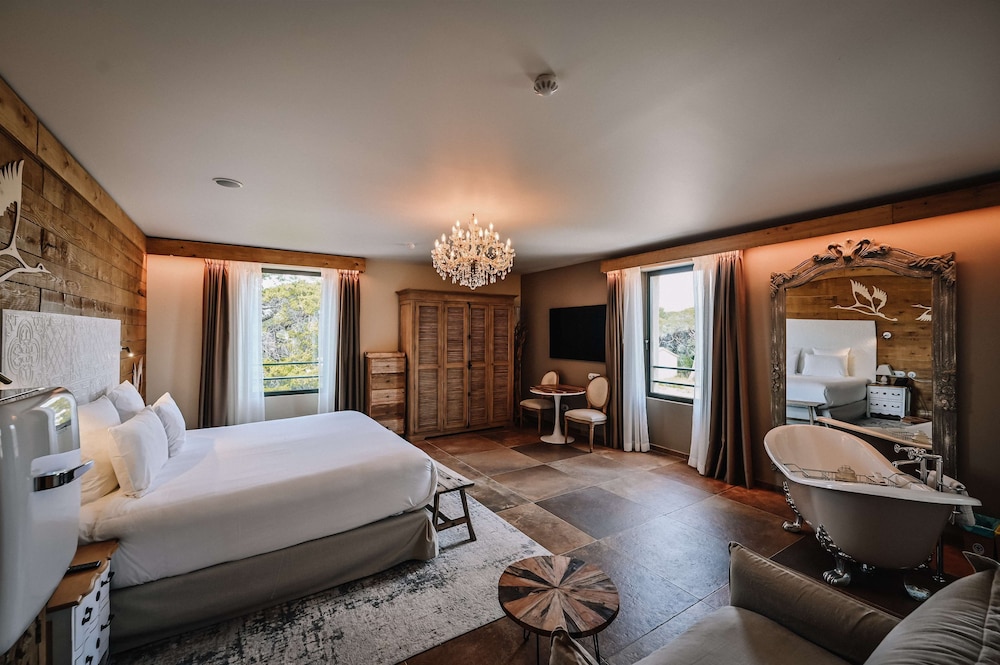 Junior Suite, 1 King Bed (Hameau) photo 3