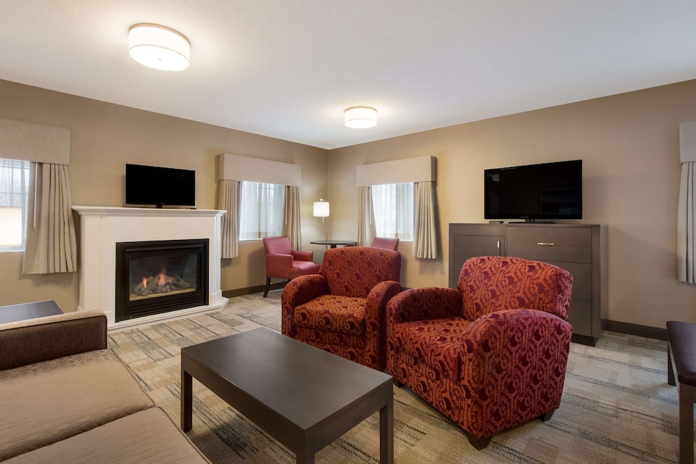 Suite, 1 King Bed with Sofa bed, Non Smoking, Fireplace (with Sofabed) - Photo 8
