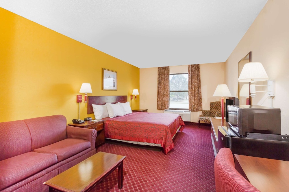 Room, 1 King Bed, Non Smoking photo 1