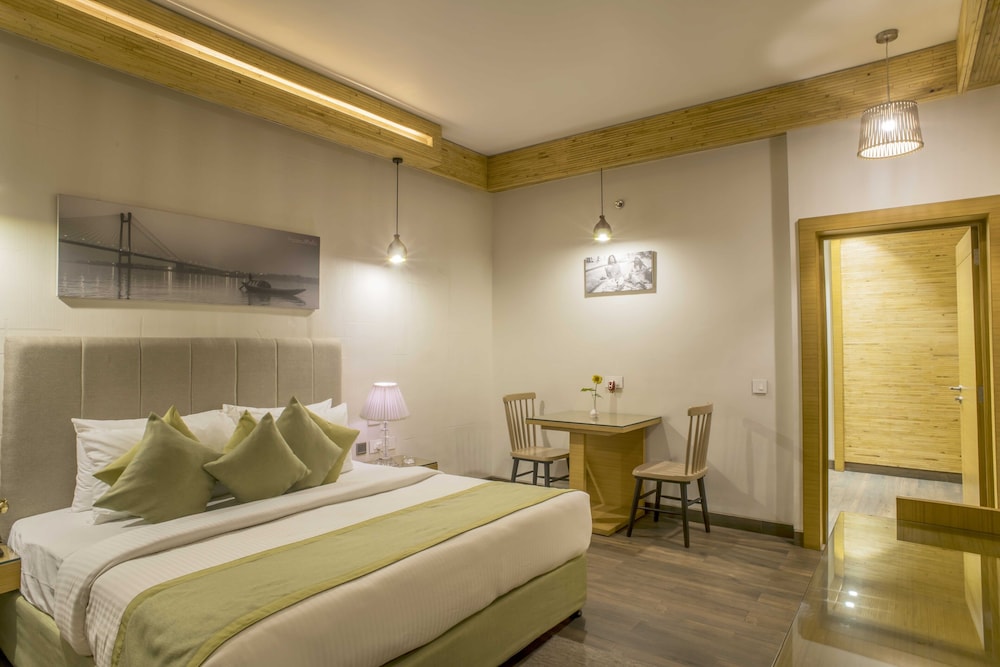 Suite Room - Photo 2