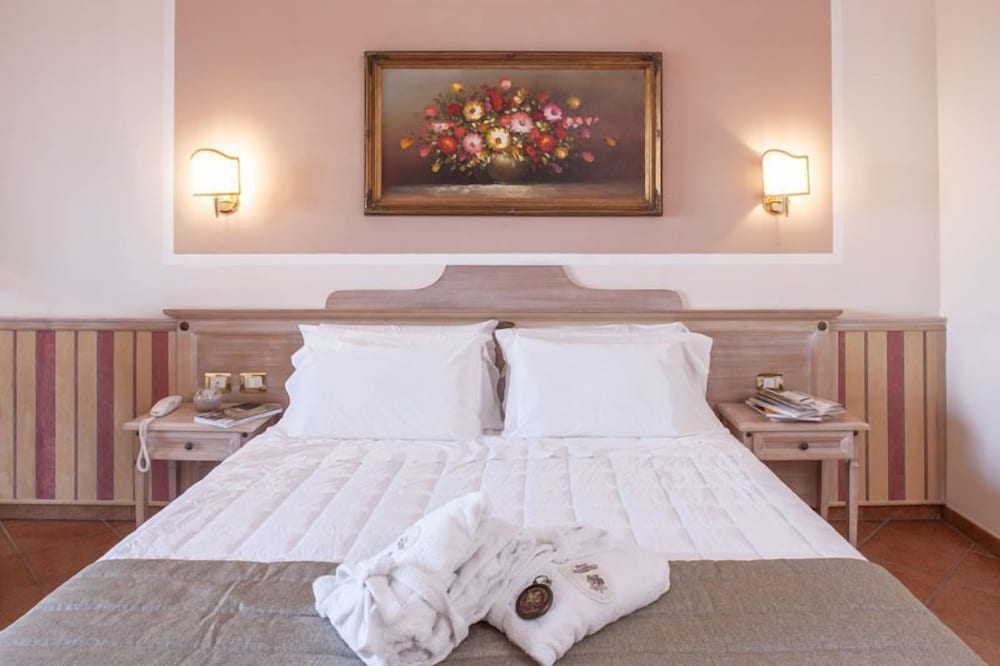 Deluxe Double Room, Ensuite, Vineyard View photo 3