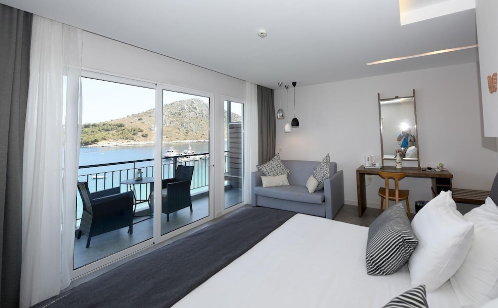 Double Room, Mountain View - Photo 10