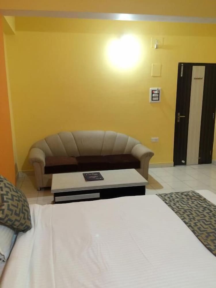 Deluxe Room - Photo 6