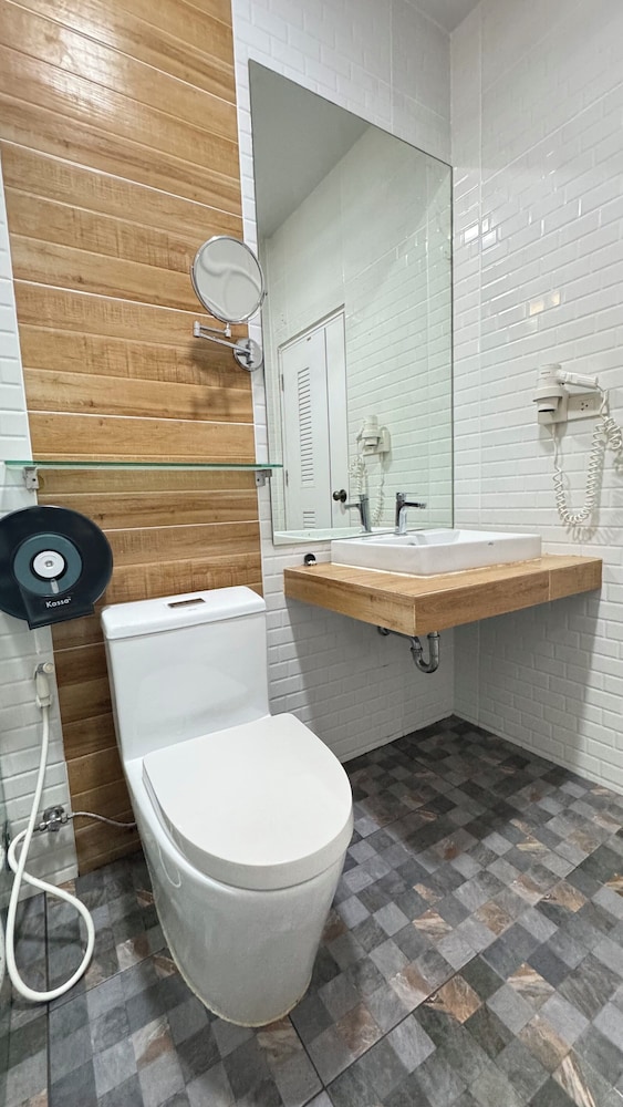 Deluxe Triple Room - Photo 6