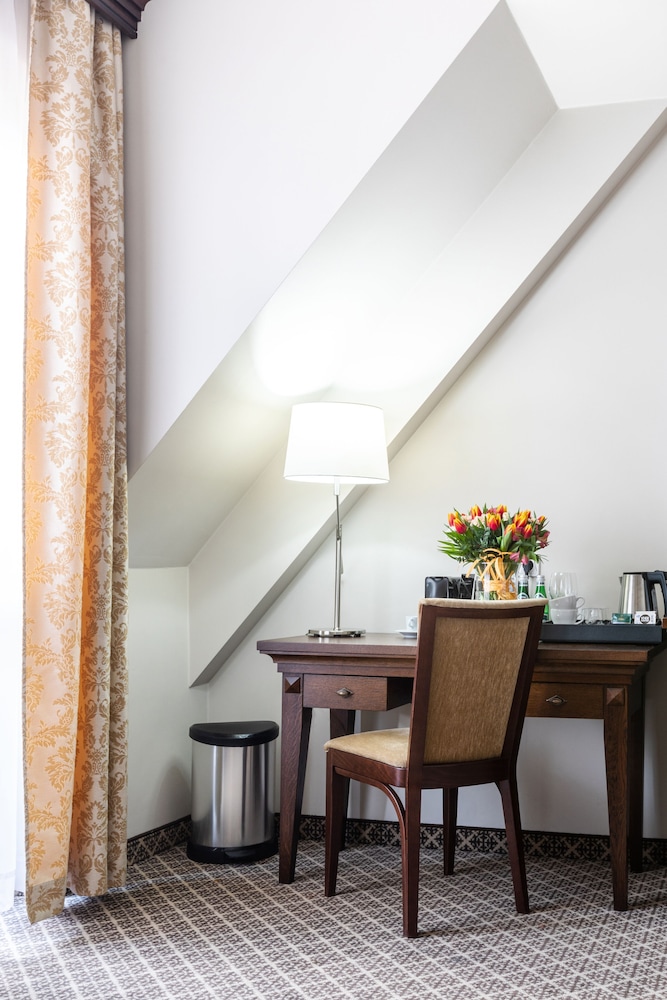 Deluxe Double or Twin Room photo 3
