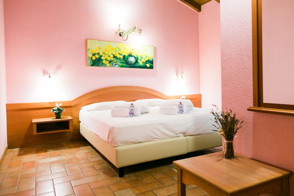 Superior Double or Twin Room, Garden View photo 1