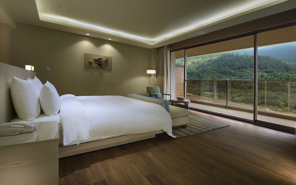 Royal Luxury Suite photo 3