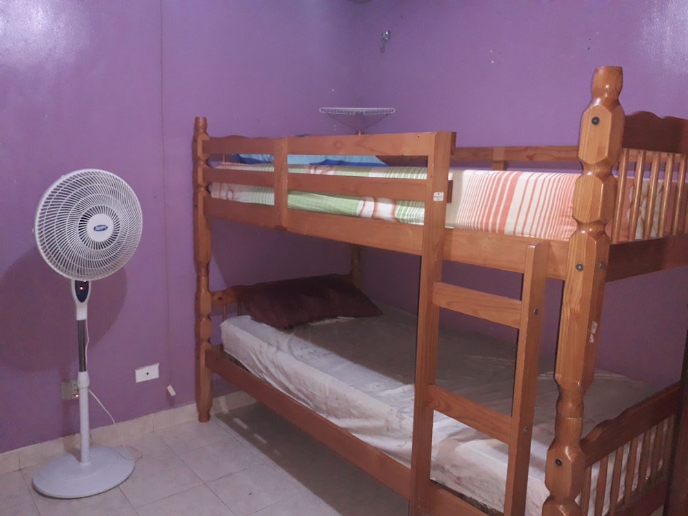Club Room, Multiple Beds, Non Smoking, Private Bathroom photo 3