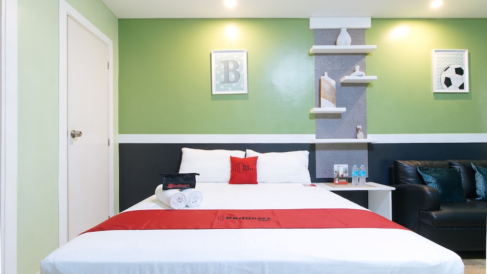 Deluxe Room - Photo 6