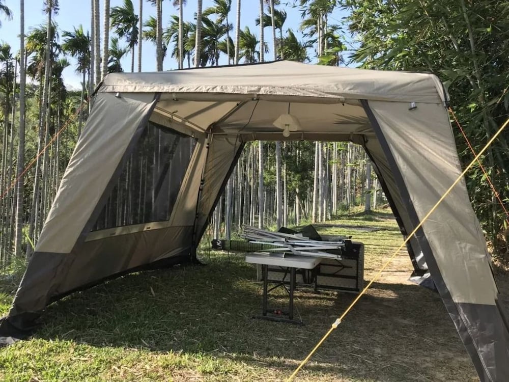 Tent With Shared Bathroom photo 2