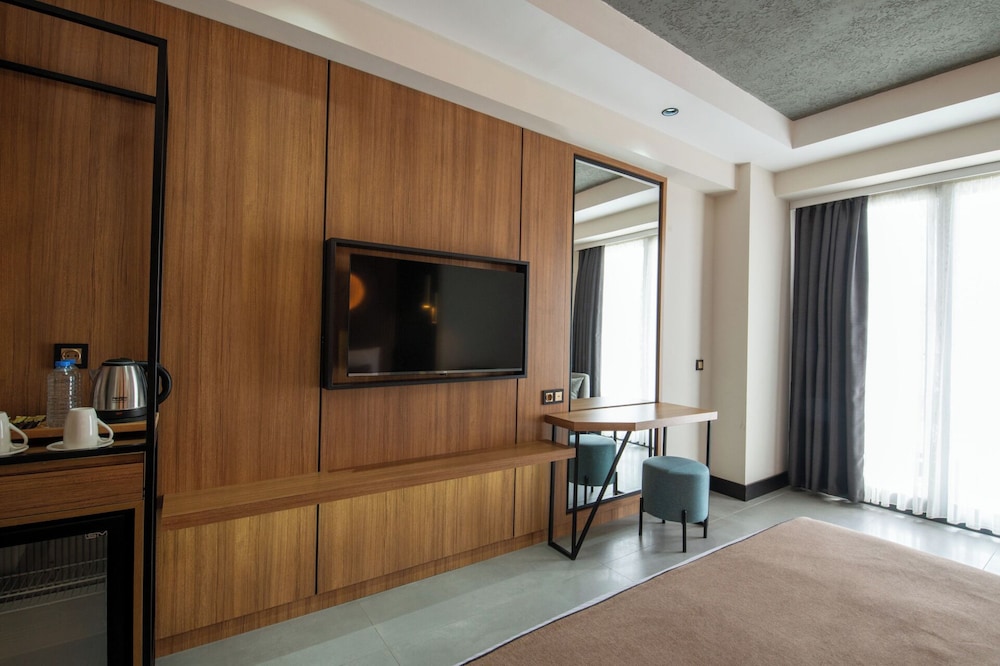 Standard Room, 2 Twin Beds - Photo 1