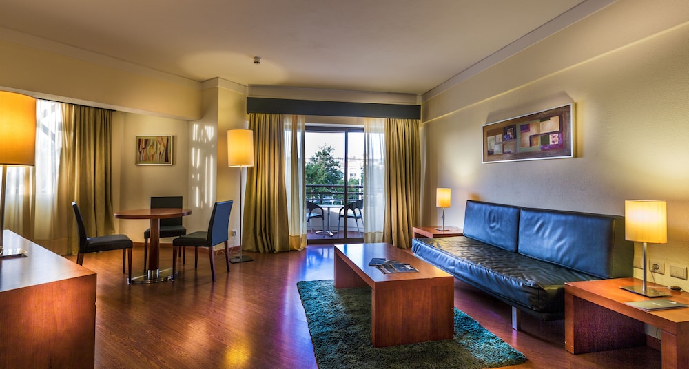 Junior Suite (3 Adults) - Photo 4
