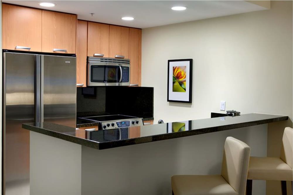 Suite, Multiple Beds - Photo 10