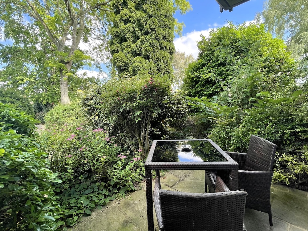 Garden View Patio Room - Photo 4