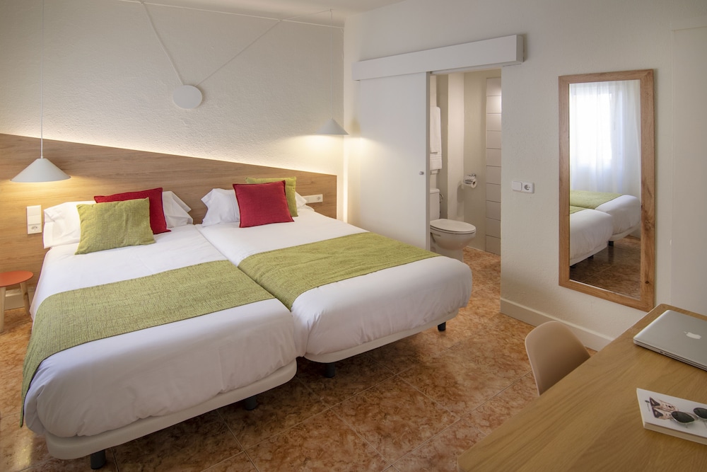 Double Room - Photo 3
