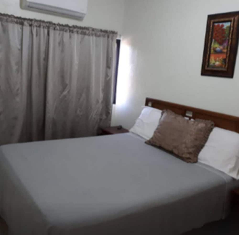 Standard Triple Room, 3 Twin Beds photo 3
