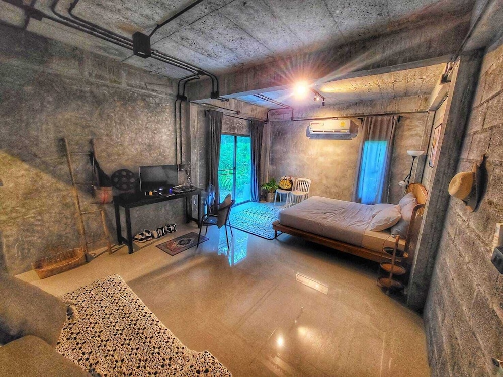 Design Studio, 1 Bedroom, Patio, Garden Area photo 1