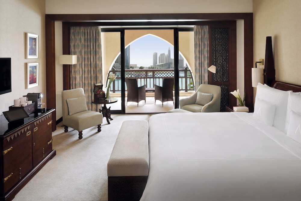 Deluxe Lake View Room - Photo 4