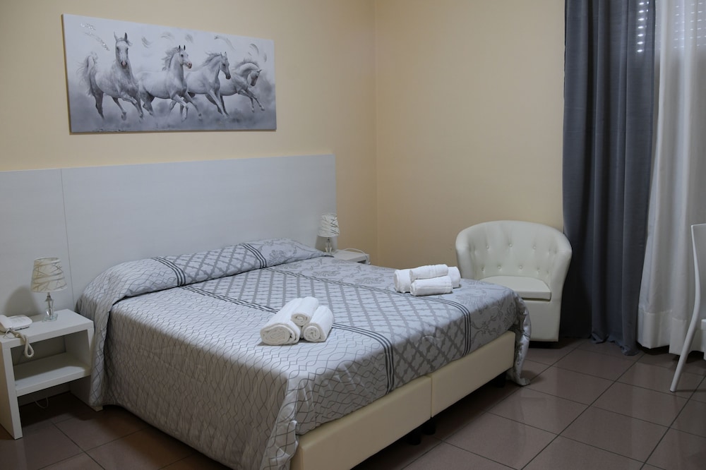 Standard Double or Twin Room photo 3