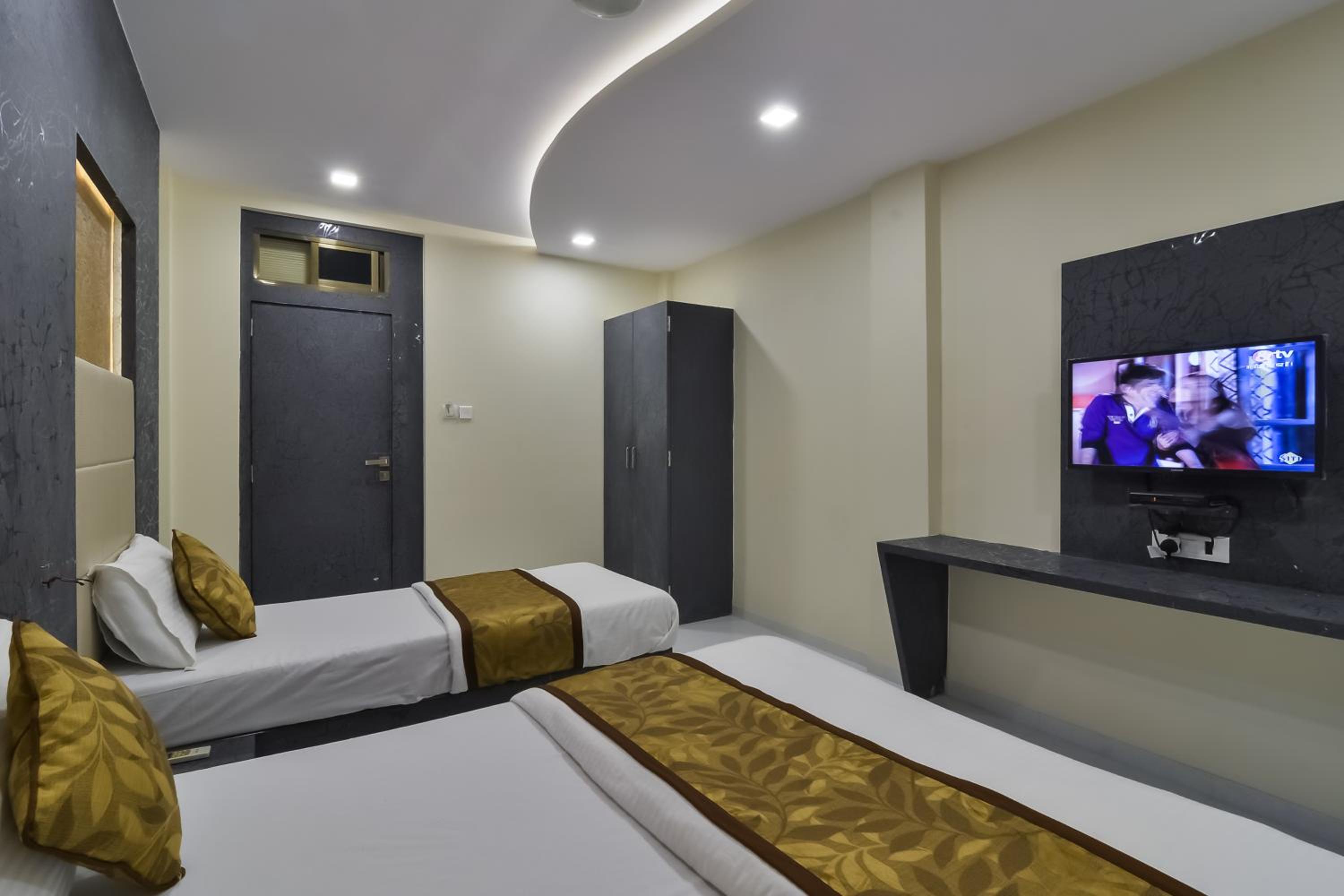 Superior Triple Room - Photo 8