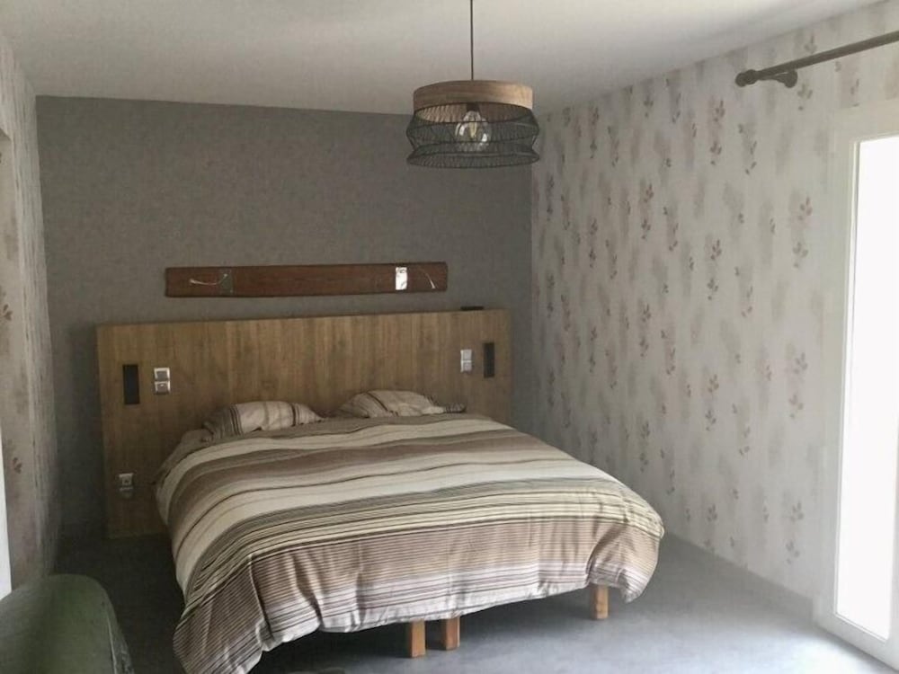 Deluxe Double Room, 1 Queen Bed, Accessible, Garden View photo 2