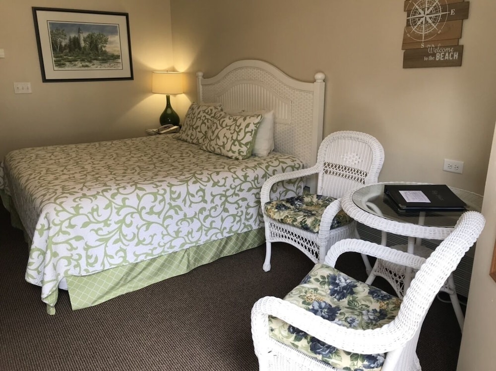 King, Garden View with Patio and Rain Shower on First Floor only