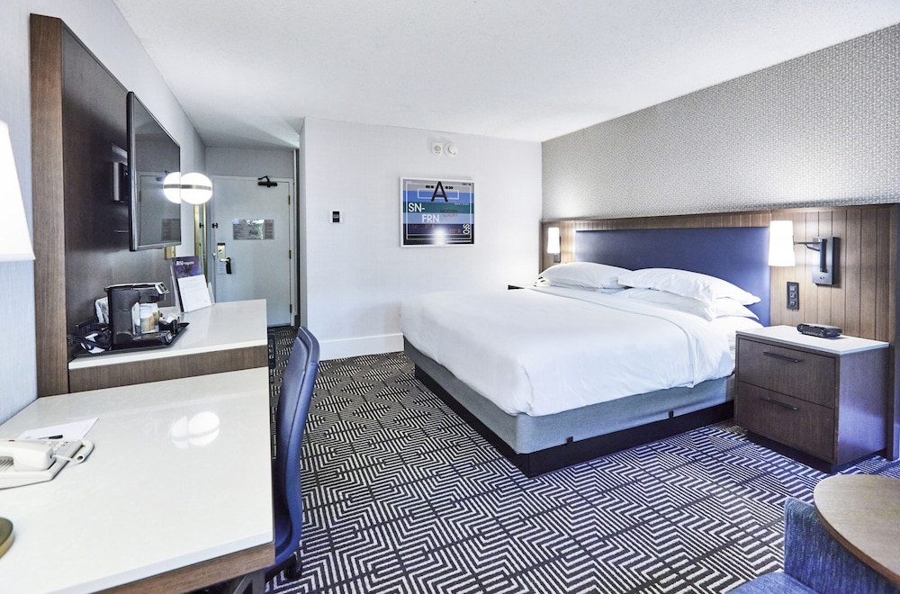Deluxe Room, 1 King Bed - Photo 5