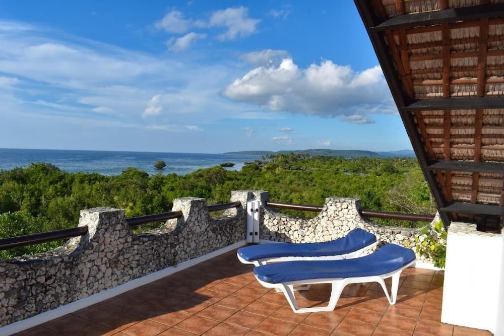 Honeymoon Suite, Ocean View - Photo 7