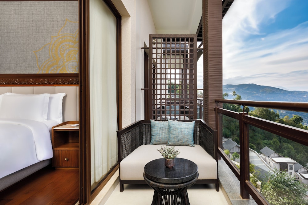 Deluxe Room, 1 King Bed (Himalayan View) - Photo 3