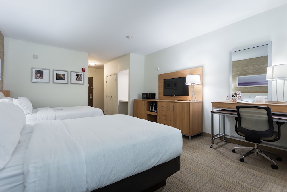 Deluxe Room, 2 Queen Beds, Non Smoking photo 2