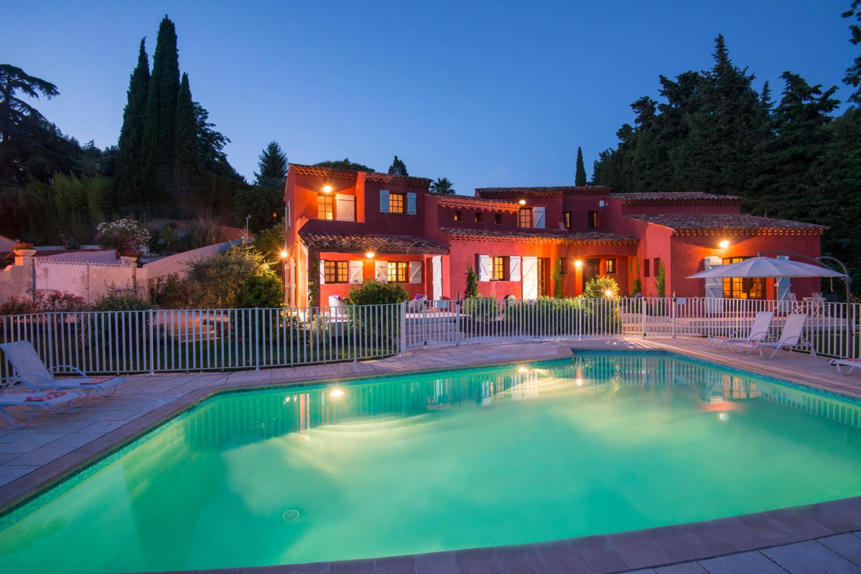Villa photo 1