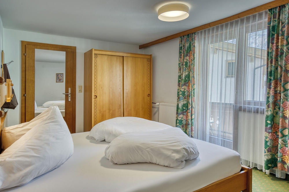 Basic Double Room, Annex Building photo 3