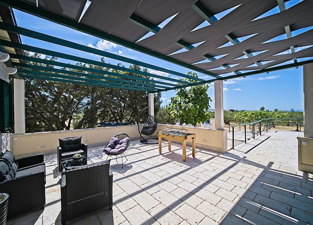 House (Two Bedroom Holiday Home with Pool) photo 1